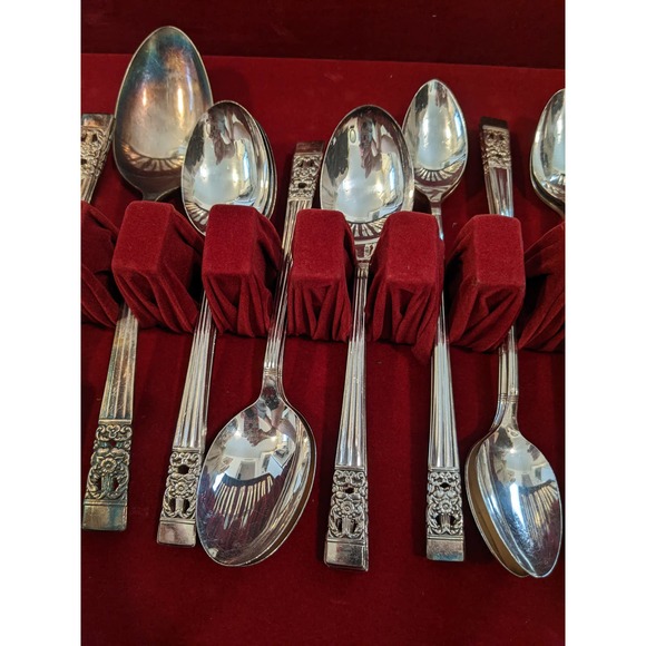 *VINTAGE QE CORONATION! SILVER PLATE FLATWARE/SILVERWARE, RARE, HTF SERVICE 8!* - Picture 8 of 9